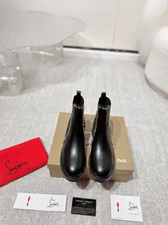Christian Louboutin Chelsea boots are original high-quality counter new products
