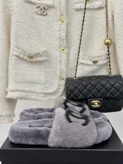 Chanel classic four seasons double C furry slippers