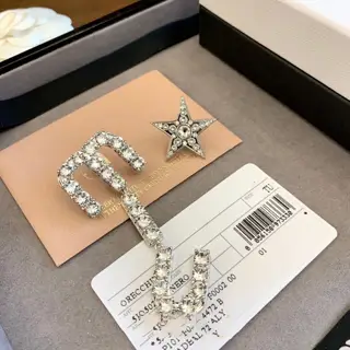 miumiu asymmetrical five-pointed star letter full of diamonds Earrings