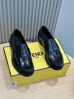 FENDI Men’s black leather loafers