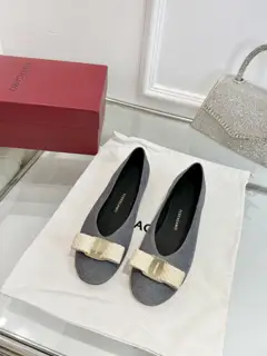 Salvatore Ferragamo New Retro Style Flat Witch Shoes with 1.5cm Height Increase
