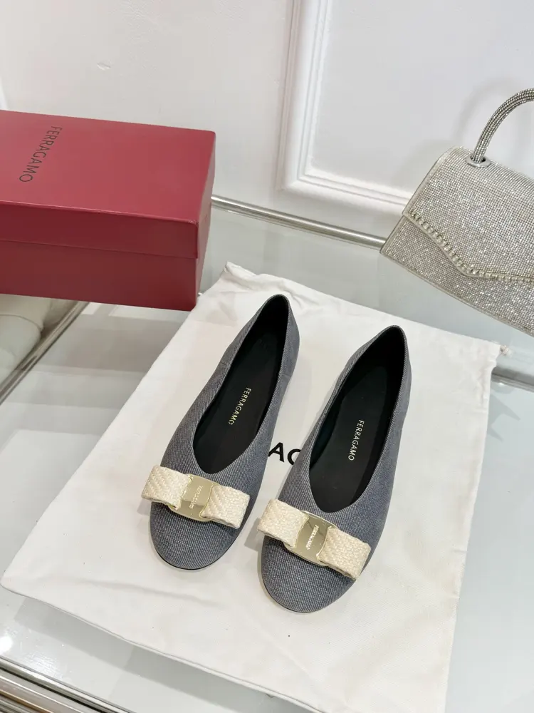 Salvatore Ferragamo New Retro Style Flat Witch Shoes with 1.5cm Height Increase