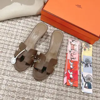 Hermes Palm print Heels