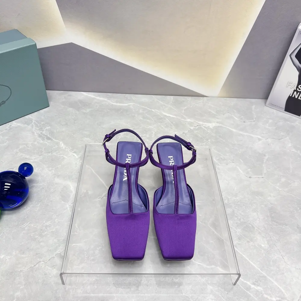 Prada’s latest spring and summer catwalk hot-selling sandal series