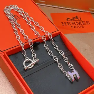 HERMES necklace H letter oval series jewelry imported enamel plating. Classic pig nose