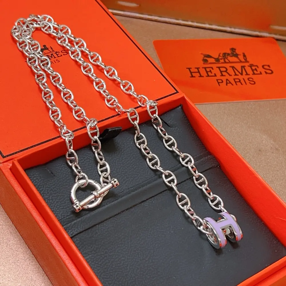 HERMES necklace H letter oval series jewelry imported enamel plating. Classic pig nose
