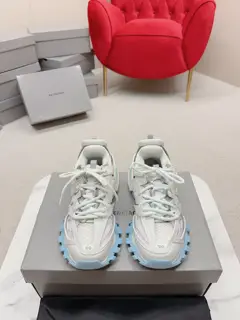 Balenciaga track series 3.0 three-generation sports dad shoes are super fashionable ~ the