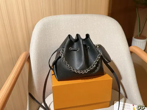 Louis Vuitton Bella