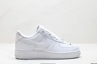 NIKE AIR FORCE 1’07 Sneakers LB4025-100
