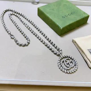 The latest Gucci necklace with a higher-end chain