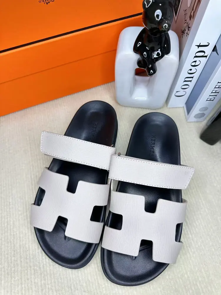 Hermès cowhide H slippers. Paris original flyback mold perfect creation of the highest