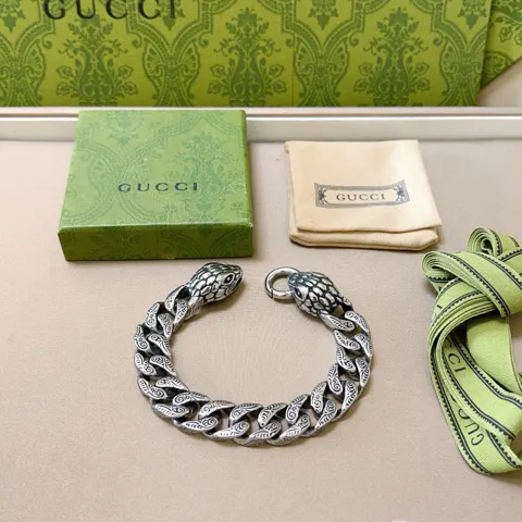 Gucci The latest luxury version of the bracelet
