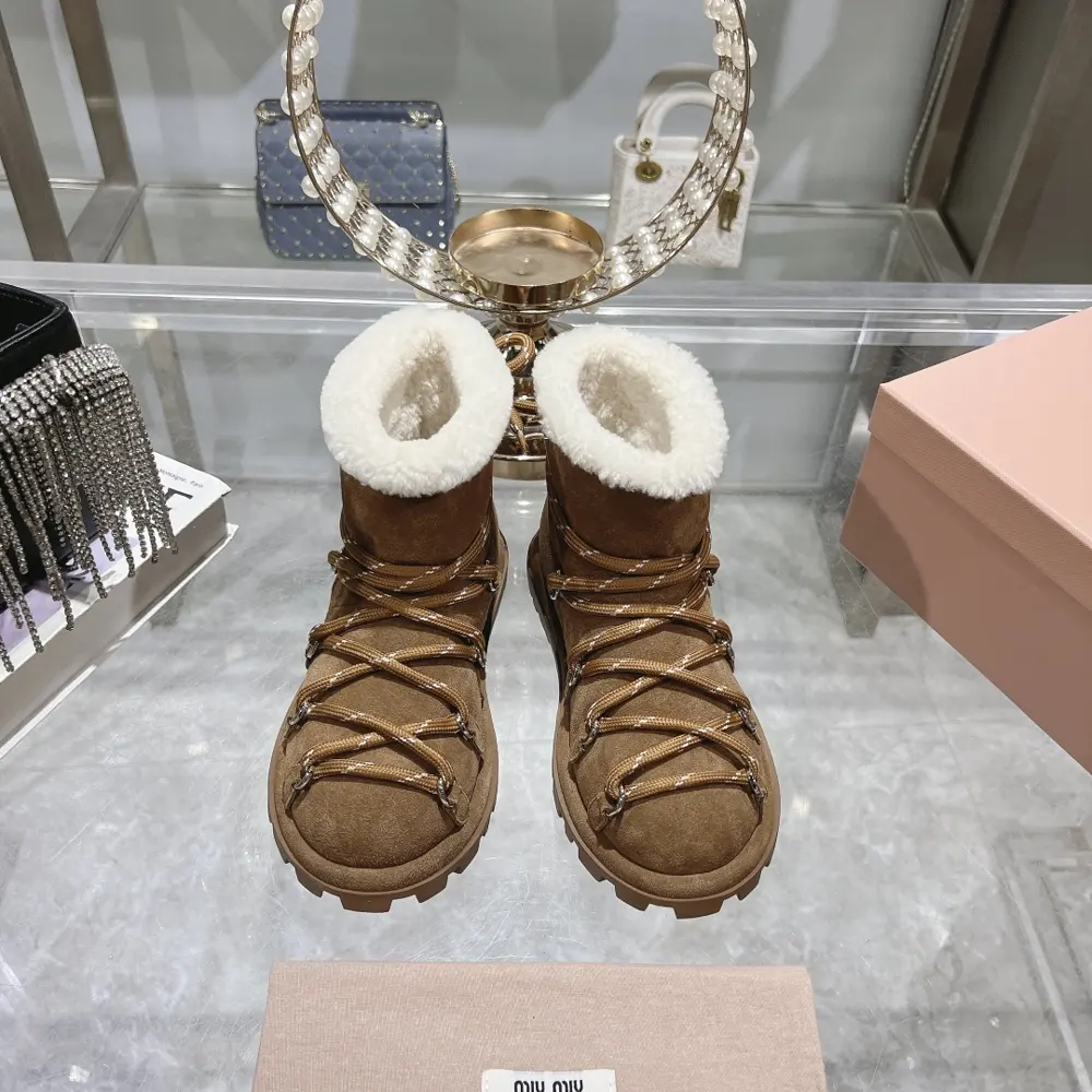 miumiu Miu Fur Slippers 2024 Autumn and Winter New Cotton Shoes Furry Boots from Miu Series