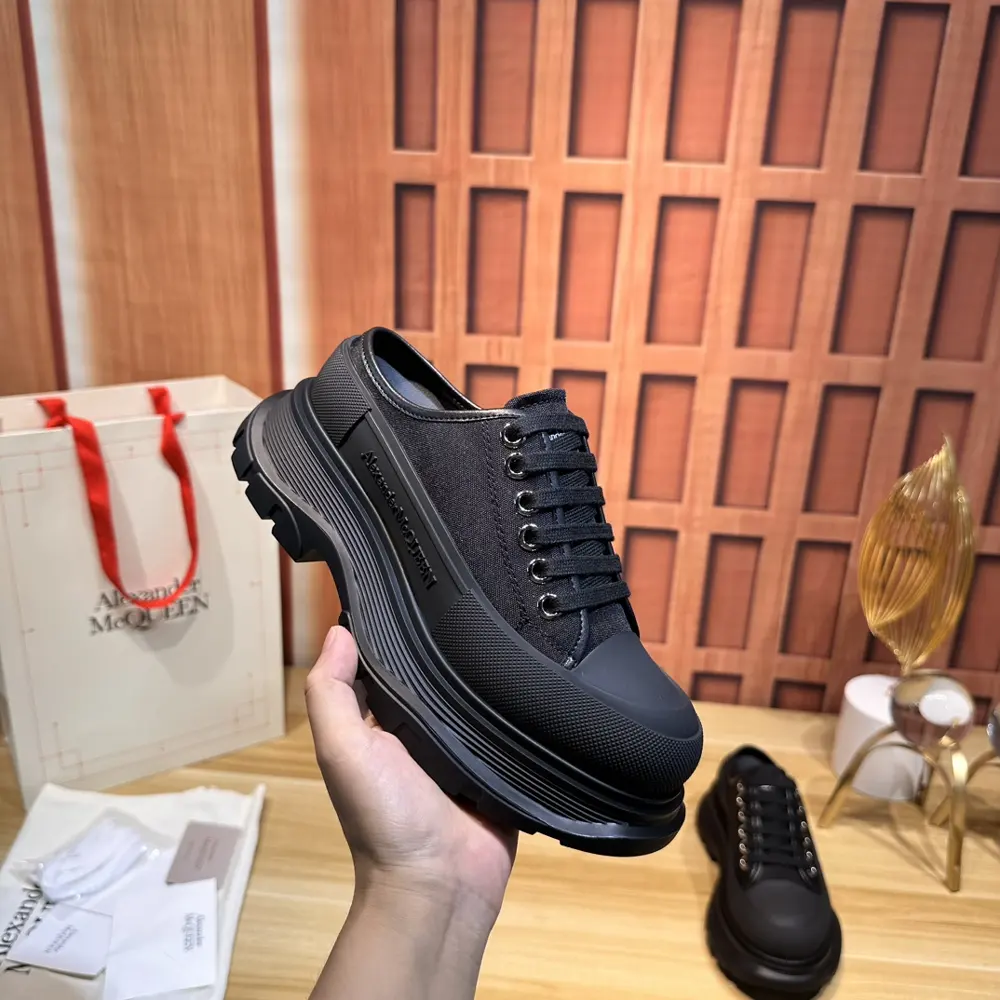 Alexander McQueen thick-soled white shoes