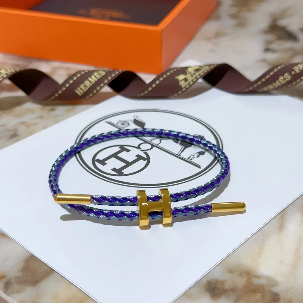 Hermès bracelet Bracelets are a real test of the craftsmanship of the craftsman. To ensure