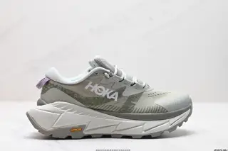 The HOKA brand comes from the Maori language of New Zealand. HOKA means earth 1141610