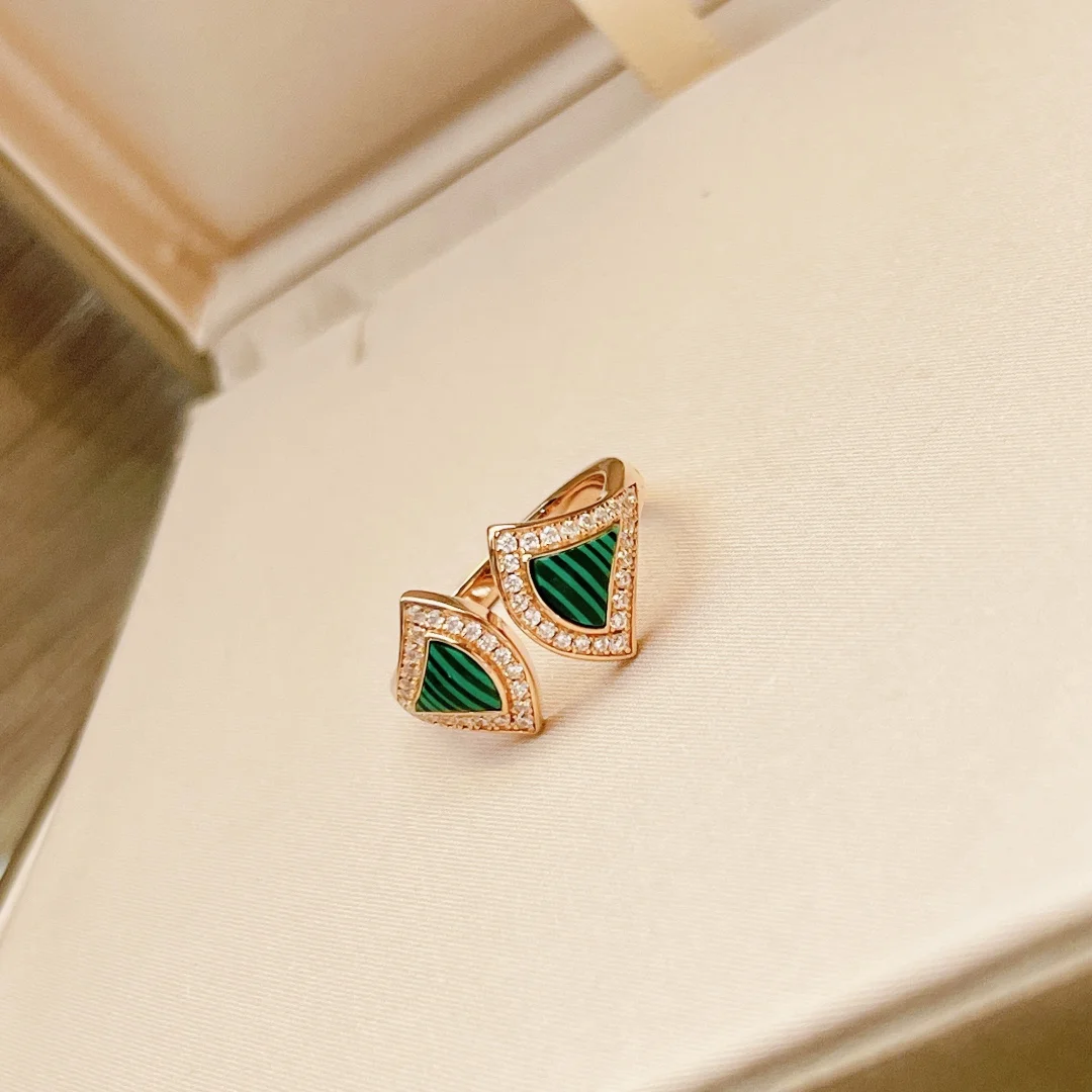 Bvlgari Diva series Malachite skirt ring fan-shaped classic