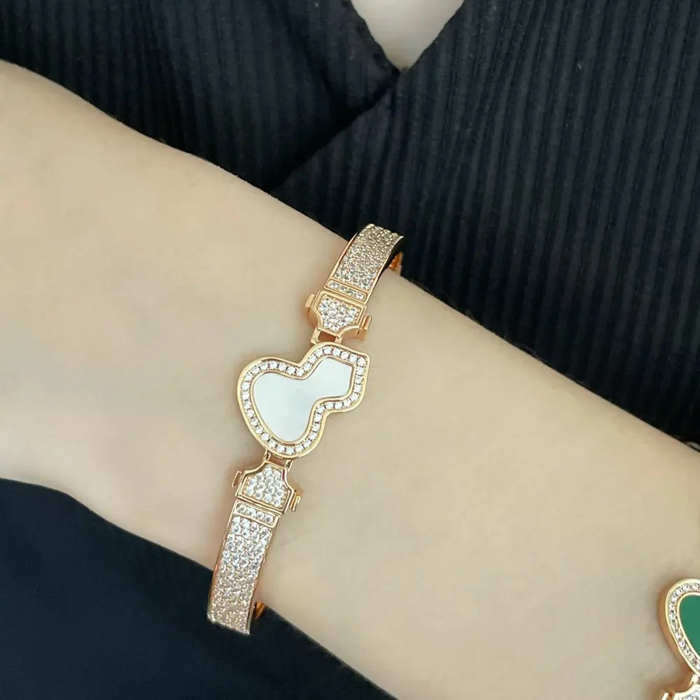 qeelin white mother-of-pearl gourd bracelet