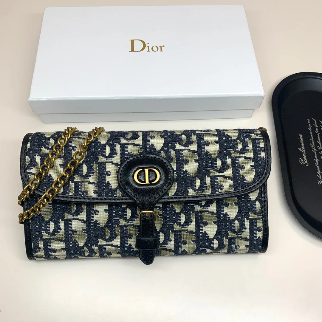 Dior Overseas