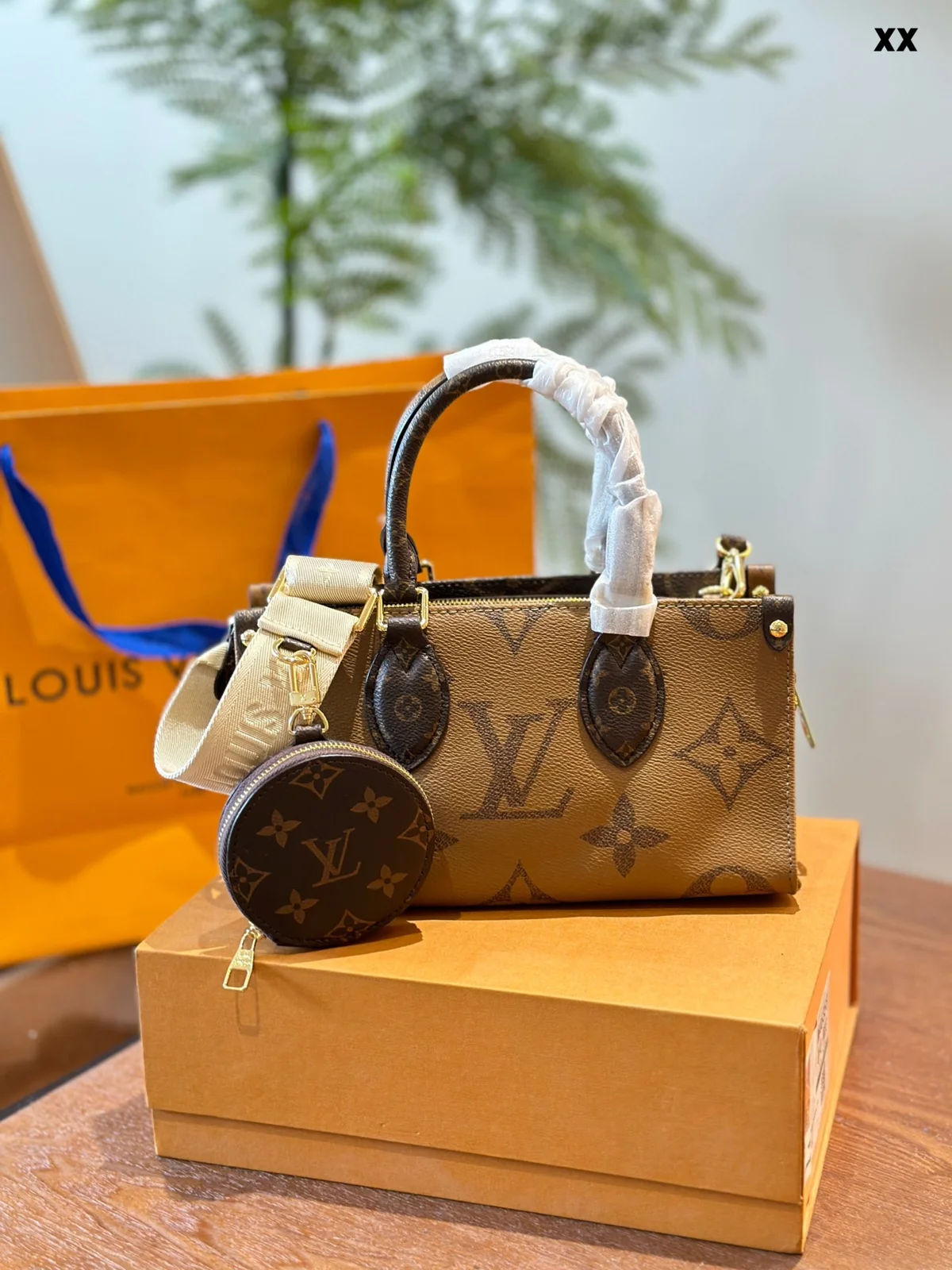 Louis Vuitton OnTheGo