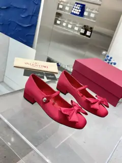 VT Valentino 2025 spring and summer new style