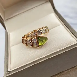 Bvlgari single loop green snake full diamond ring One size fits all. The enchanting and