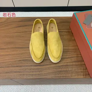 Loro piana smooth loafers. Italian top-grade cashmere is retro