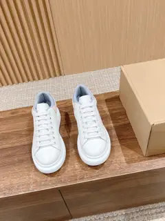 Alexander McQueen pink velvet tail blue mesh classic all-match white shoes