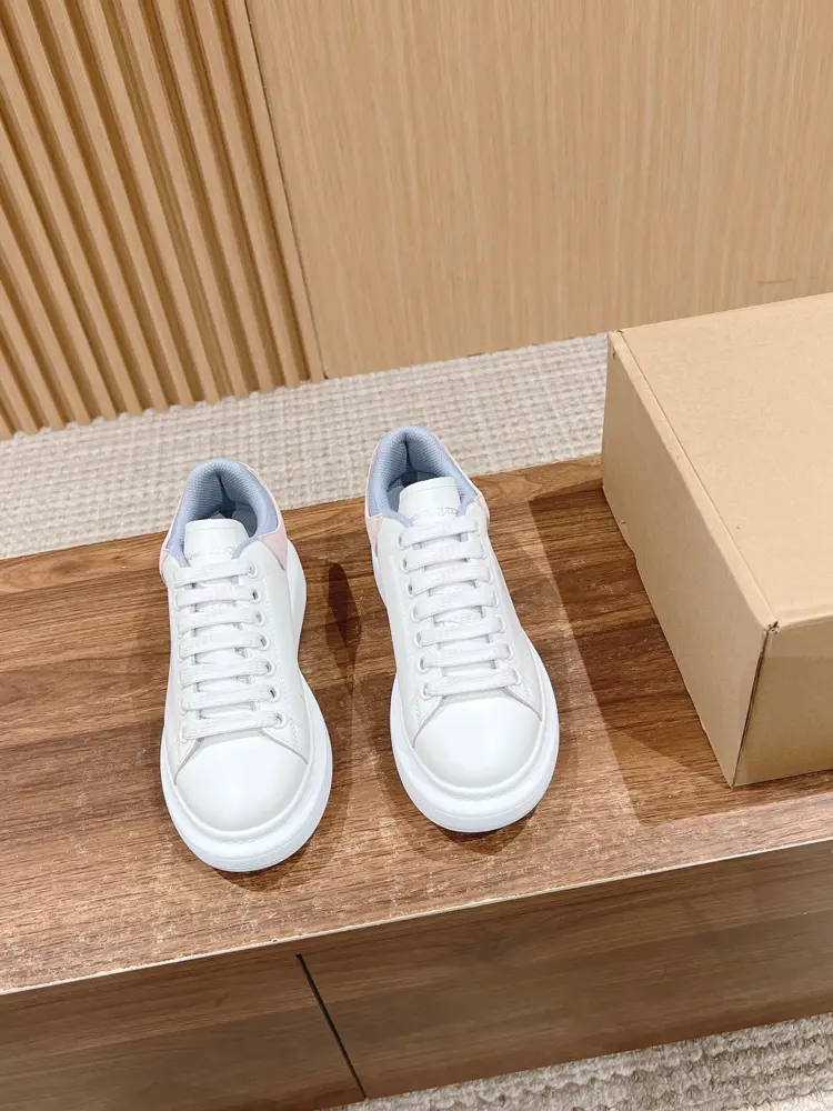 Alexander McQueen pink velvet tail blue mesh classic all-match white shoes