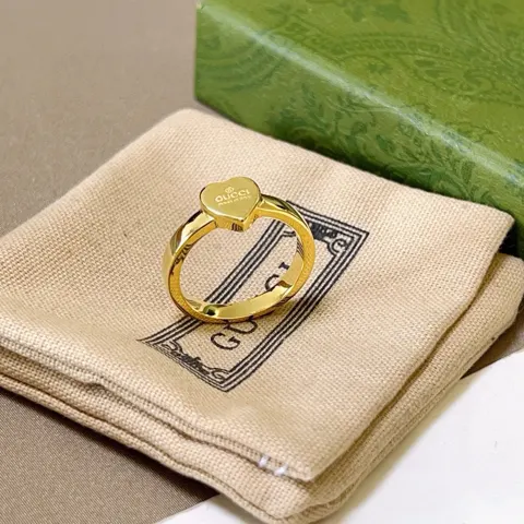Gucci The latest style of rings