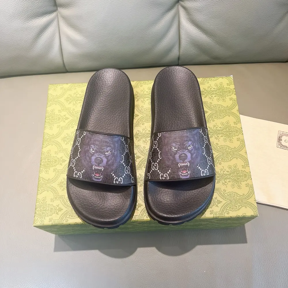 Gucci beach sandals flip flops