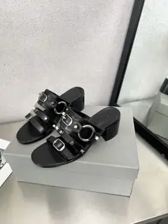 Balenciaga latest series personalized rivet leather outsole