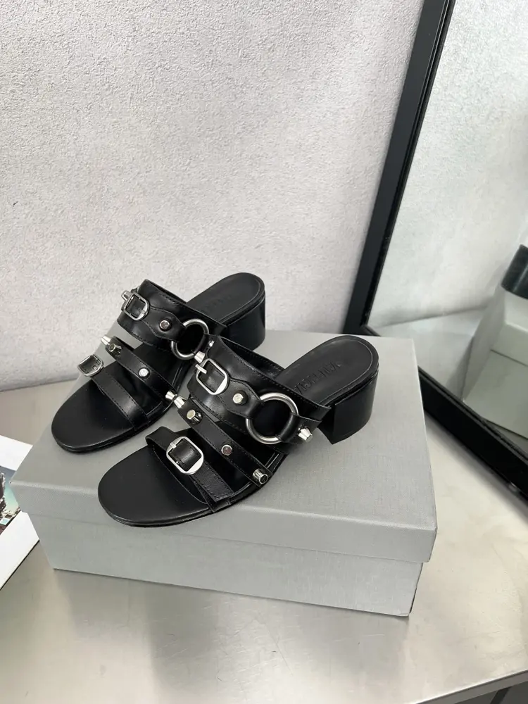 Balenciaga latest series personalized rivet leather outsole