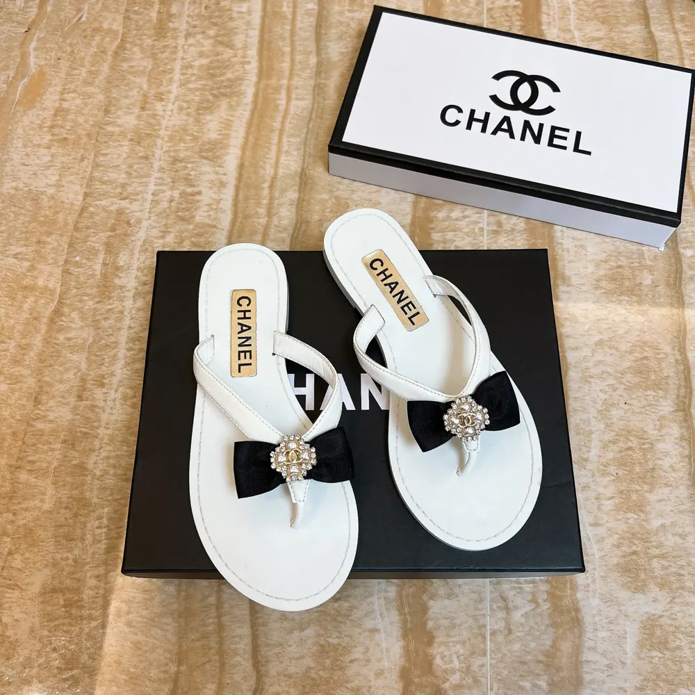 Chanel flip-flops Slippers