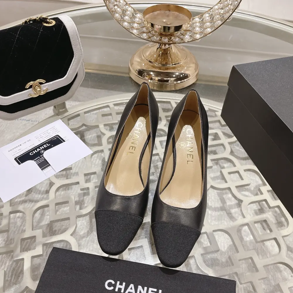 Chanel Spring and Summer Classic Colorblock Thick Heel Single Shoes Fashionable Catwalk