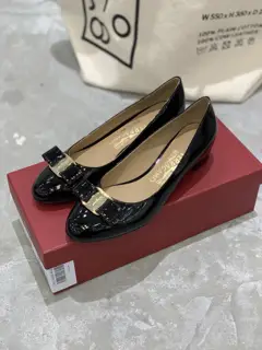 Salvatore Ferragamo Leather buckle
