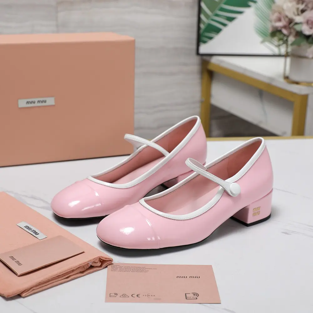 Miu Miu Miu new arrival~Colorblock thick heel round toe Mary Jane pearl buckle shoes