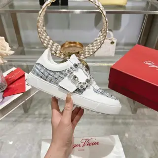 Roger Vivier new square buckle white shoes