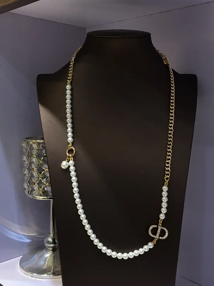 DIOR letter necklace The same brass material as the counter