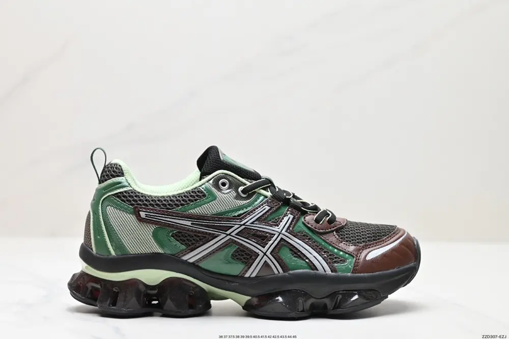 ASICS uses environmentally friendly space leather combined with breathable mesh upper 1203A270-022