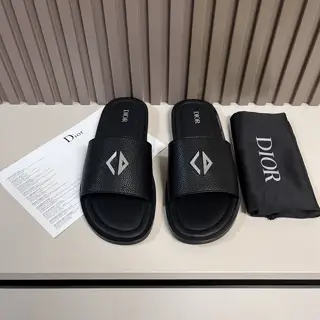 Dior Aqua sandals are elegant yet casual. The cross-strap design is reinterpreted in Dior
