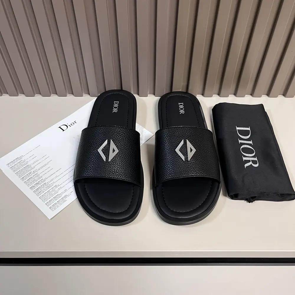 Dior Aqua sandals are elegant yet casual. The cross-strap design is reinterpreted in Dior