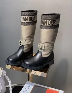 Dior’s latest autumn and winter runway model. Original 1:1. The biggest highlight of this