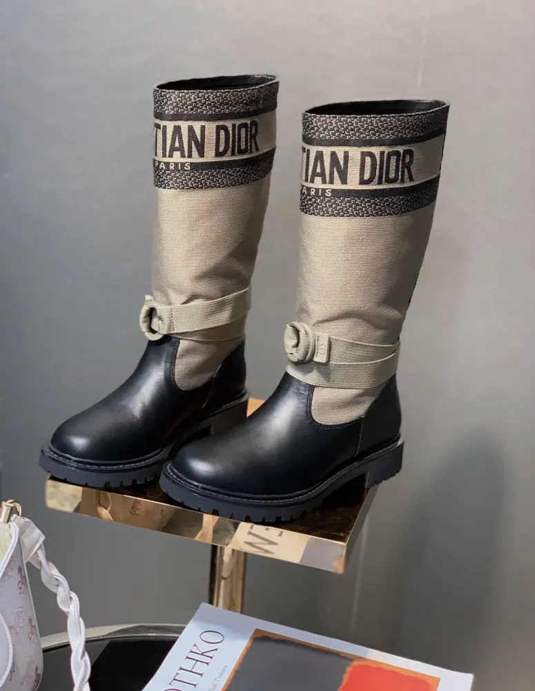 Dior’s latest autumn and winter runway model. Original 1:1. The biggest highlight of this