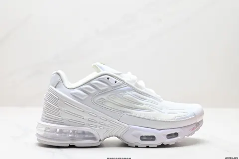 Nike Air Max Plus is the representative of Nike’s alternative shoes. TN It was born in 1996 805050