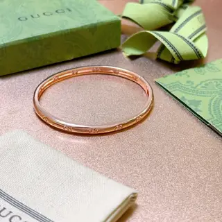 Gucci bracelets are unique and charming. The latest bracelets are of higher quality. The