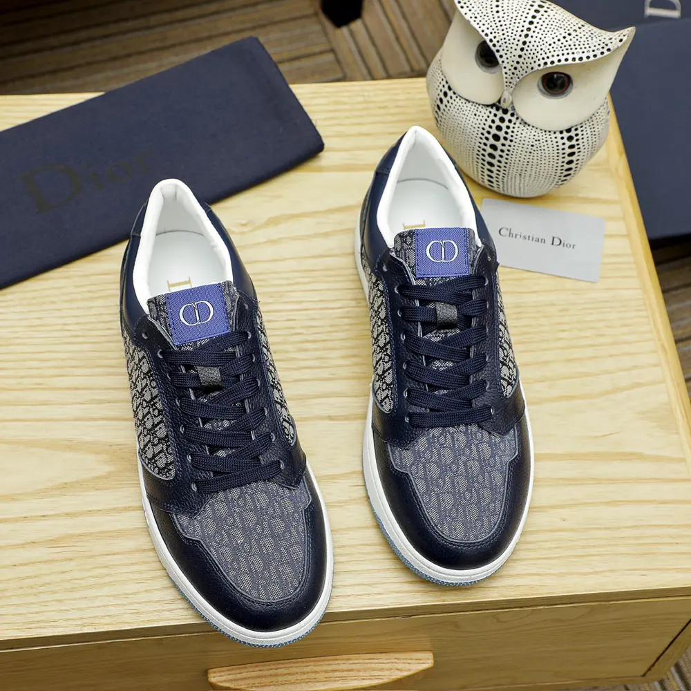 Dior counter simultaneous sale