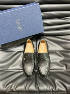 Dior men’s formal leather shoes with large soles