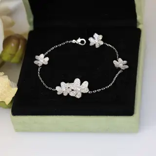Van Cleef & Arpels diamond clover bracelet