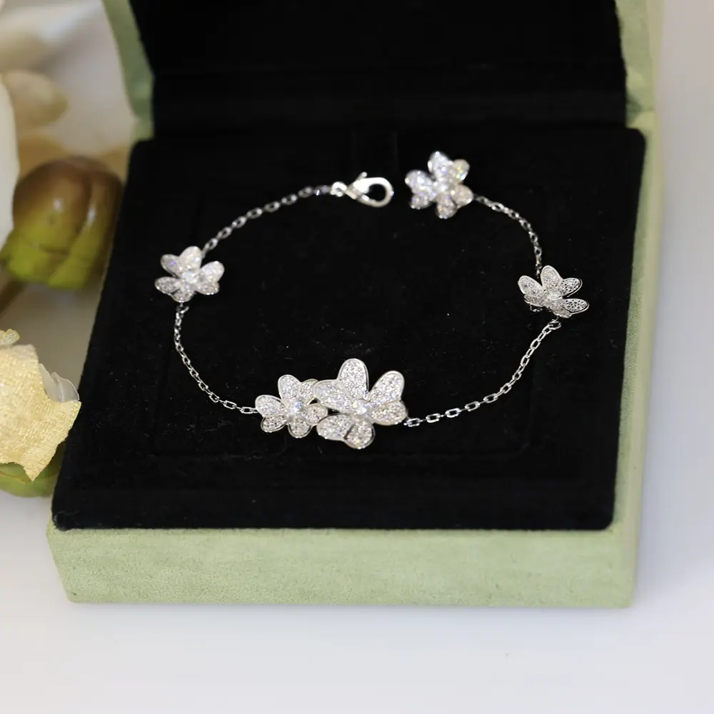 Van Cleef & Arpels diamond clover bracelet